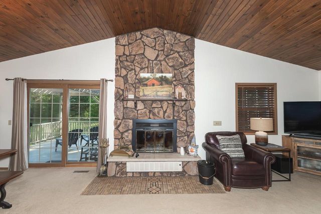 S3255 Buckhorn Road, Reedsburg, WI 53959