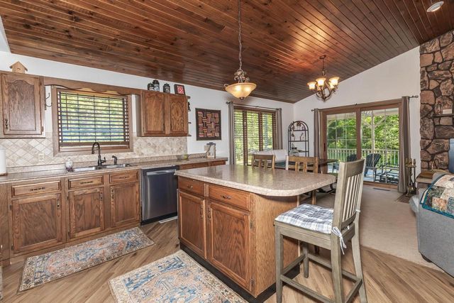 S3255 Buckhorn Road, Reedsburg, WI 53959