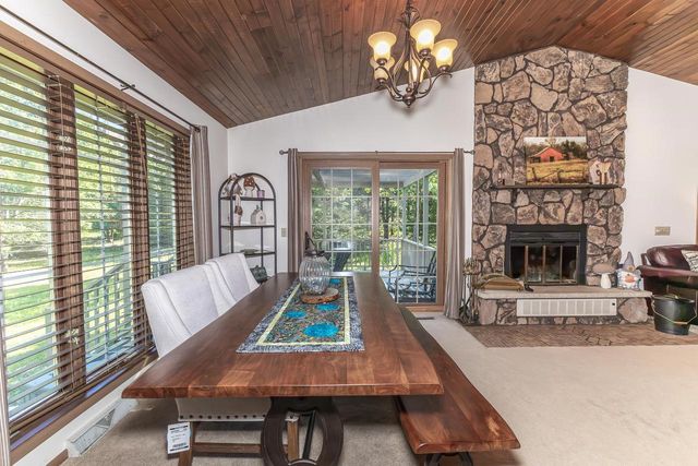 S3255 Buckhorn Road, Reedsburg, WI 53959