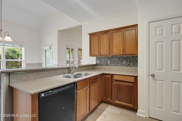 7105 N Apache Drive, Olive Branch, MS 38654