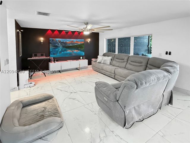 12061 SW 135th Ter, Miami, FL 33186