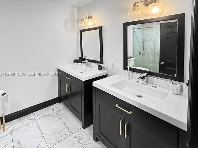 12061 SW 135th Ter, Miami, FL 33186