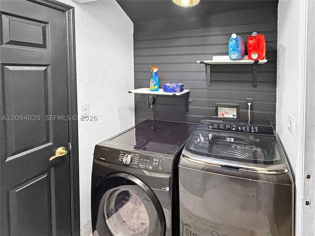 12061 SW 135th Ter, Miami, FL 33186
