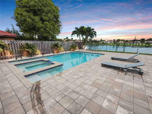 12061 SW 135th Ter, Miami, FL 33186