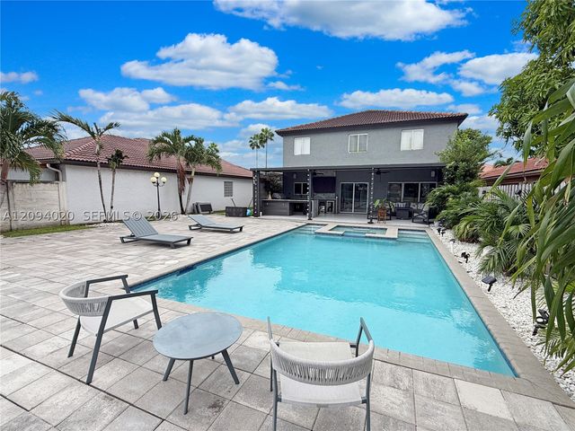 12061 SW 135th Ter, Miami, FL 33186