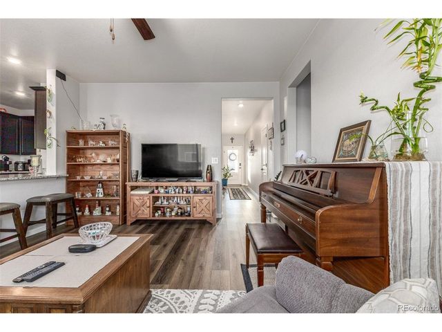 8844 Ventura Ct, Commerce City, CO 80022