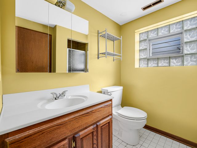 1103 E 166th Place, South Holland, IL 60473