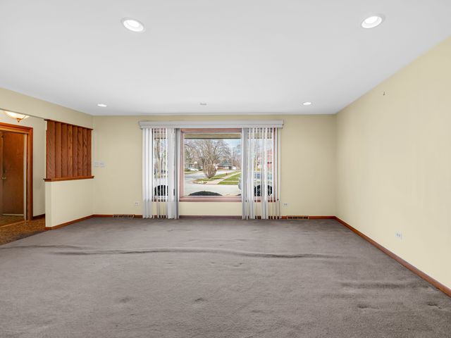 1103 E 166th Place, South Holland, IL 60473