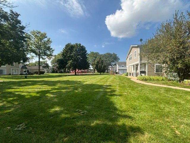 1242 Oboe Court, Wheeling, IL 60090