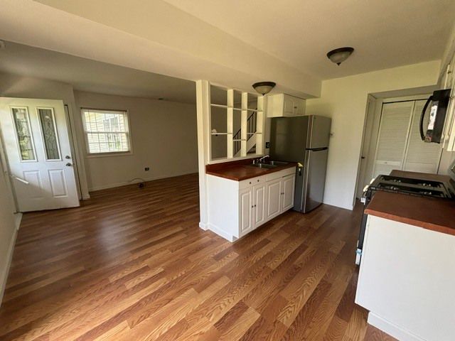 1242 Oboe Court, Wheeling, IL 60090