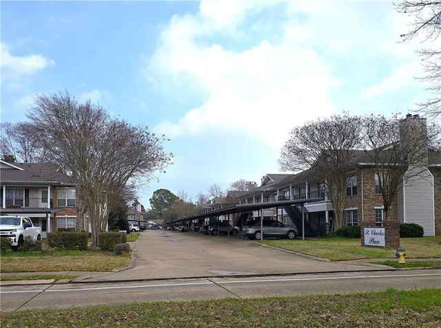 533 VERSAILLES Boulevard E, Alexandria, LA 71303