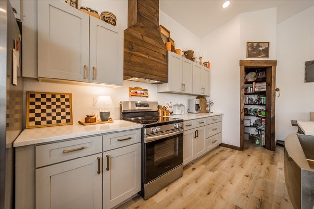 13945 Holloway Road, Gravette, AR 72739