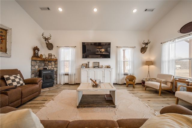 13945 Holloway Road, Gravette, AR 72739