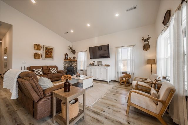 13945 Holloway Road, Gravette, AR 72739