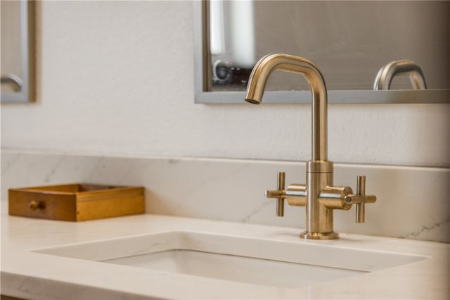 13945 Holloway Road, Gravette, AR 72739