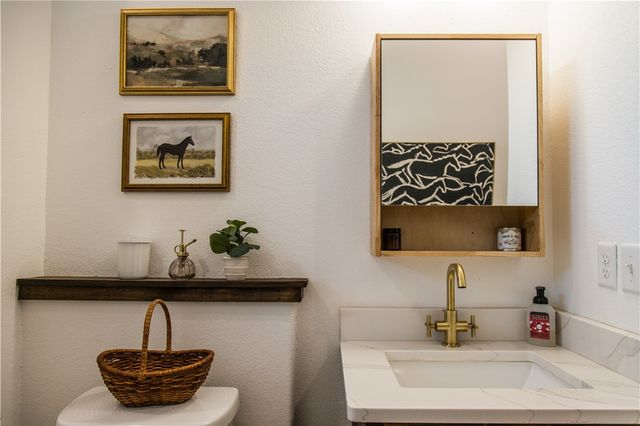 13945 Holloway Road, Gravette, AR 72739