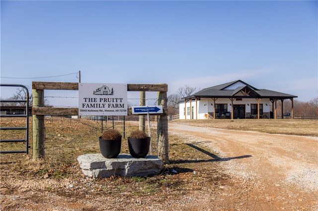13945 Holloway Road, Gravette, AR 72739