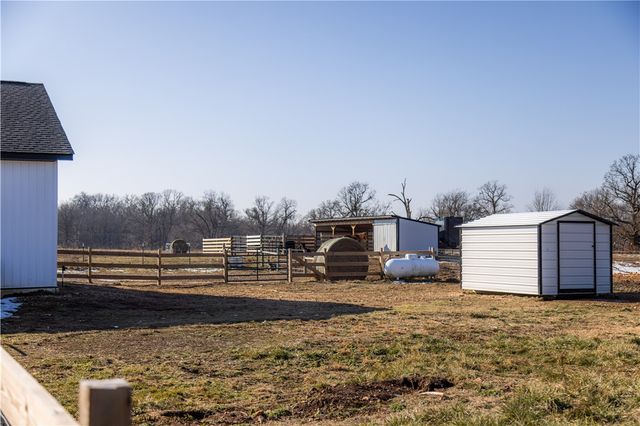 13945 Holloway Road, Gravette, AR 72739