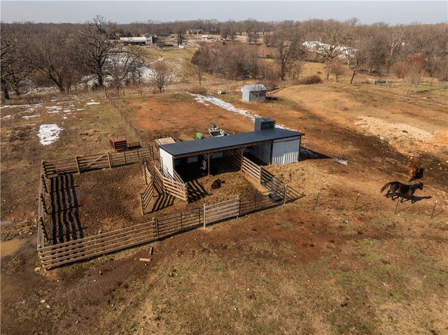 13945 Holloway Road, Gravette, AR 72739