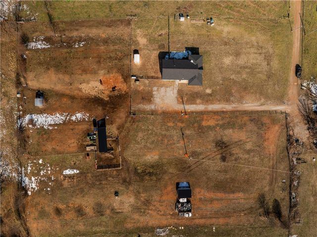 13945 Holloway Road, Gravette, AR 72739