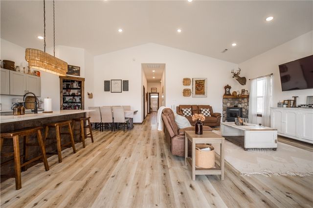 13945 Holloway Road, Gravette, AR 72739