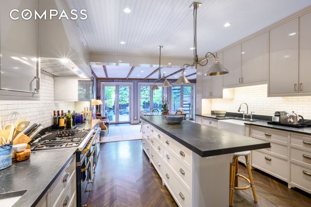 333 W 20th Street, New York City, NY 10011