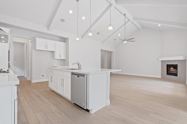 102 Majestic Arroyo WAY, Lakeway, TX 78738