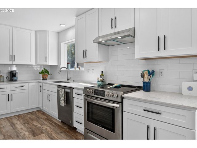733 Nw MEADOW RIDGE Ln, Camas, WA 98607