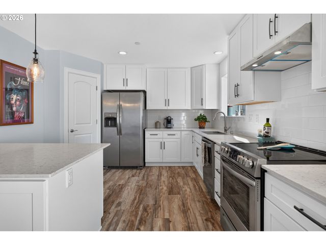 733 Nw MEADOW RIDGE Ln, Camas, WA 98607