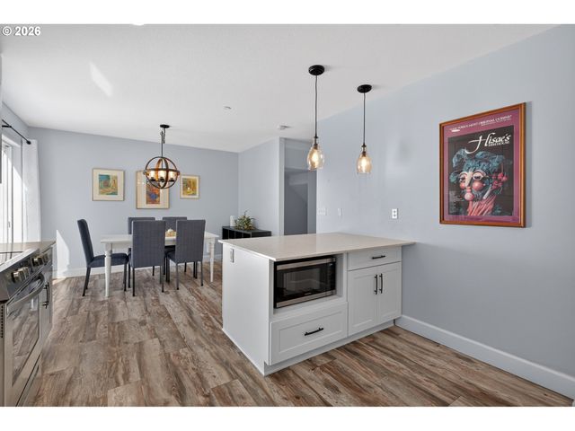 733 Nw MEADOW RIDGE Ln, Camas, WA 98607