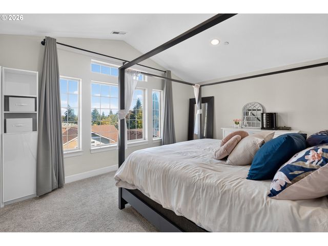 733 Nw MEADOW RIDGE Ln, Camas, WA 98607
