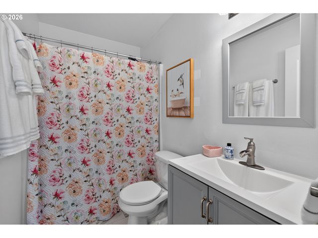 733 Nw MEADOW RIDGE Ln, Camas, WA 98607