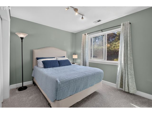 733 Nw MEADOW RIDGE Ln, Camas, WA 98607