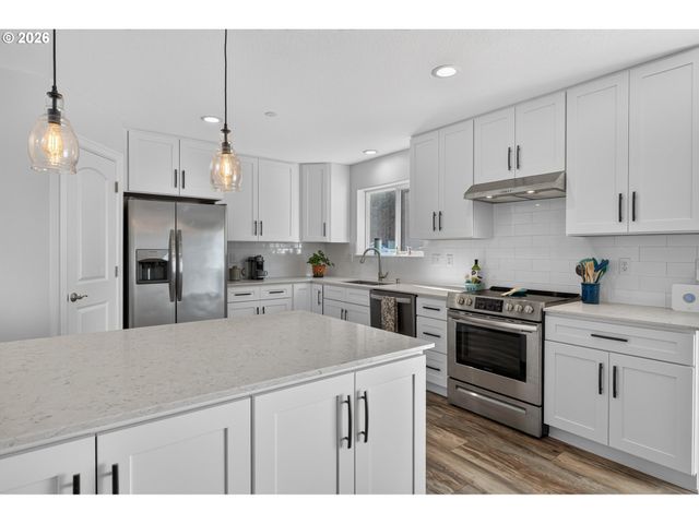 733 Nw MEADOW RIDGE Ln, Camas, WA 98607