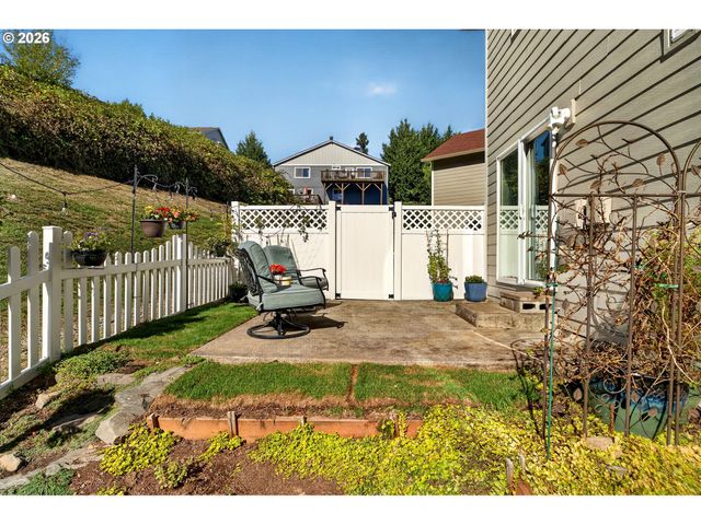 733 Nw MEADOW RIDGE Ln, Camas, WA 98607