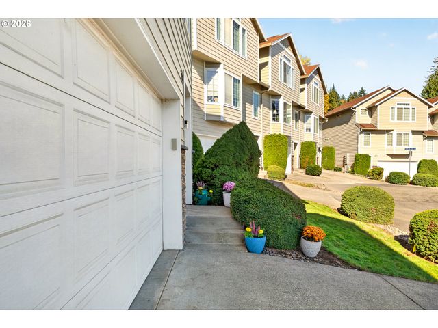 733 Nw MEADOW RIDGE Ln, Camas, WA 98607