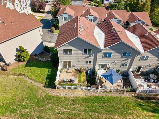 733 Nw MEADOW RIDGE Ln, Camas, WA 98607