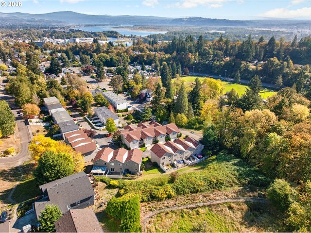 733 Nw MEADOW RIDGE Ln, Camas, WA 98607