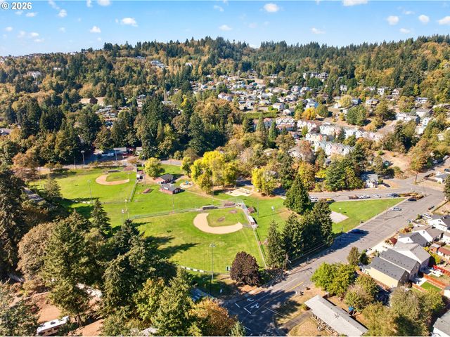 733 Nw MEADOW RIDGE Ln, Camas, WA 98607