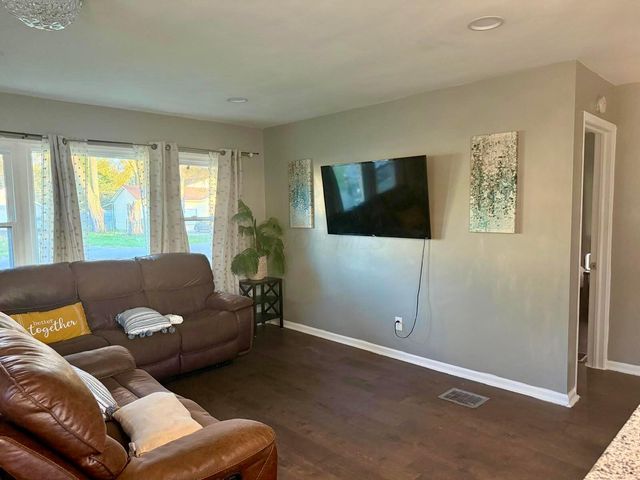 745 Pierce Avenue, Columbus, OH 43213