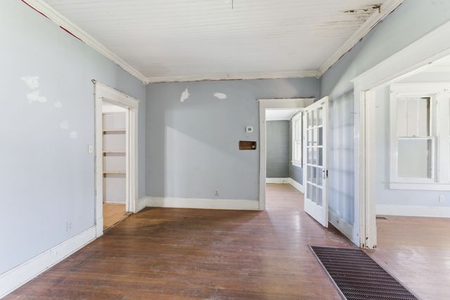323 Kennedy St, Lawrenceburg, TN 38464