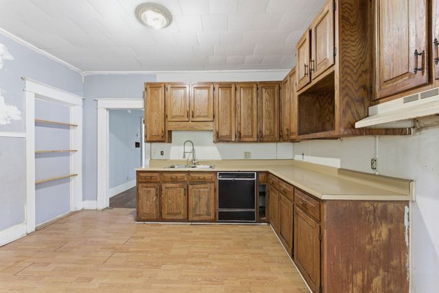 323 Kennedy St, Lawrenceburg, TN 38464