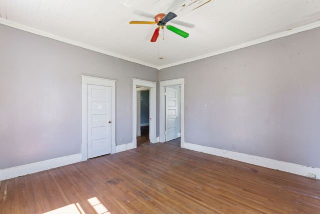 323 Kennedy St, Lawrenceburg, TN 38464