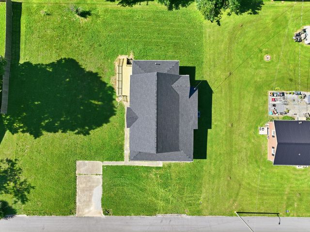 323 Kennedy St, Lawrenceburg, TN 38464