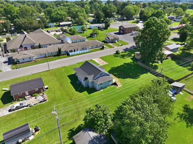 323 Kennedy St, Lawrenceburg, TN 38464