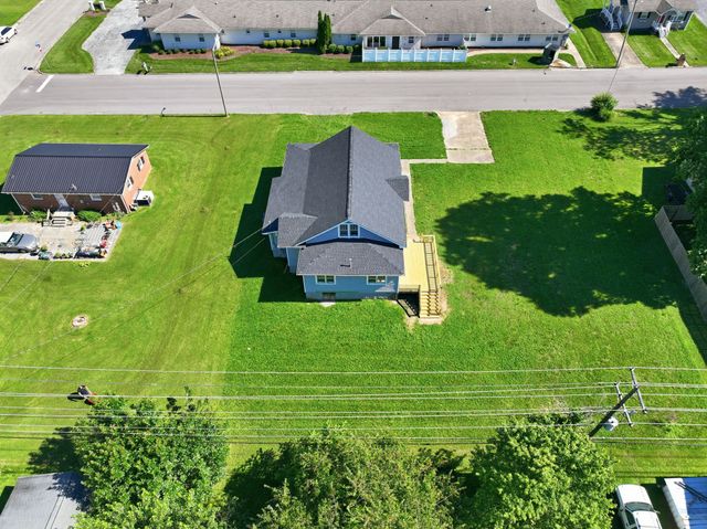 323 Kennedy St, Lawrenceburg, TN 38464