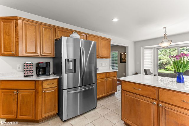 51389 Midland Circle, Macomb, MI 48042