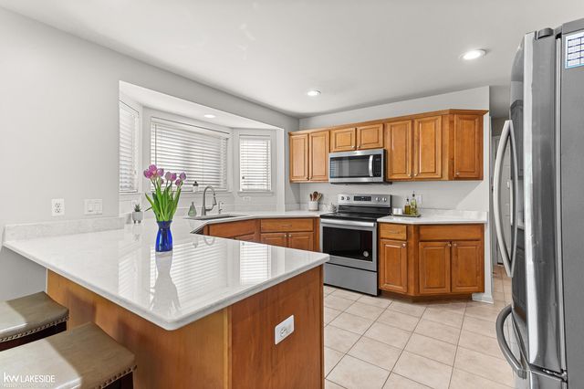 51389 Midland Circle, Macomb, MI 48042