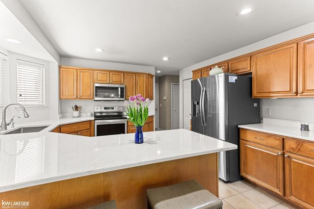 51389 Midland Circle, Macomb, MI 48042