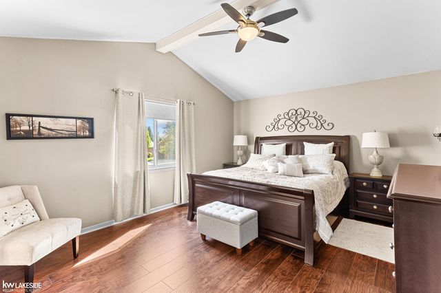 51389 Midland Circle, Macomb, MI 48042